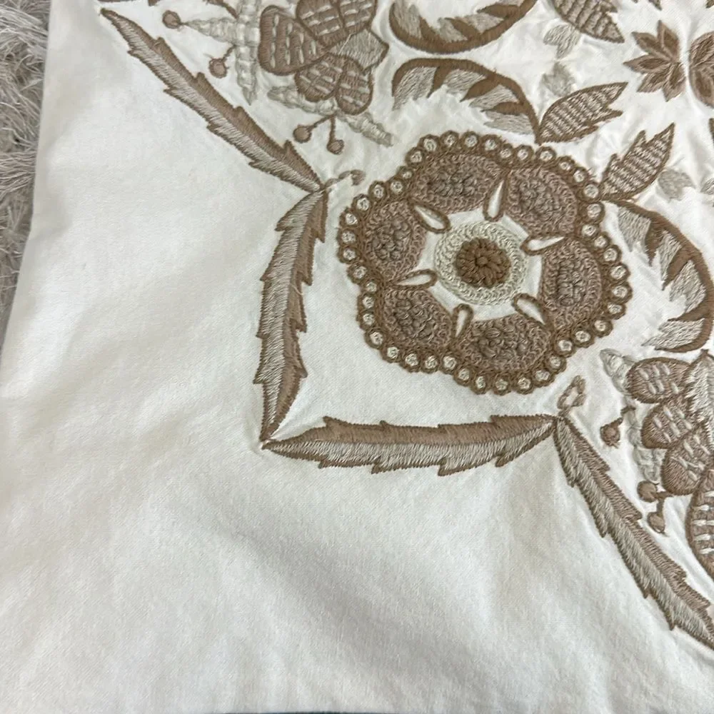 Pottery Barn Cora Medallion Embroidered Pillow Cover 20”x 20” Neutral‎ Tones